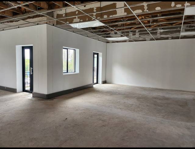 223M² OFFICE TO LET IN WATERFALL